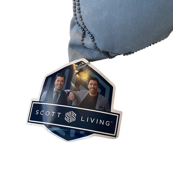 NWT Scott Living throw pillows.  Gray in color. - Picture 7 of 11